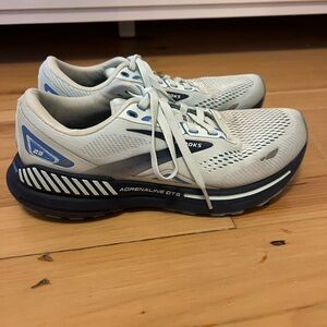Brooks Adrenaline GTS 23